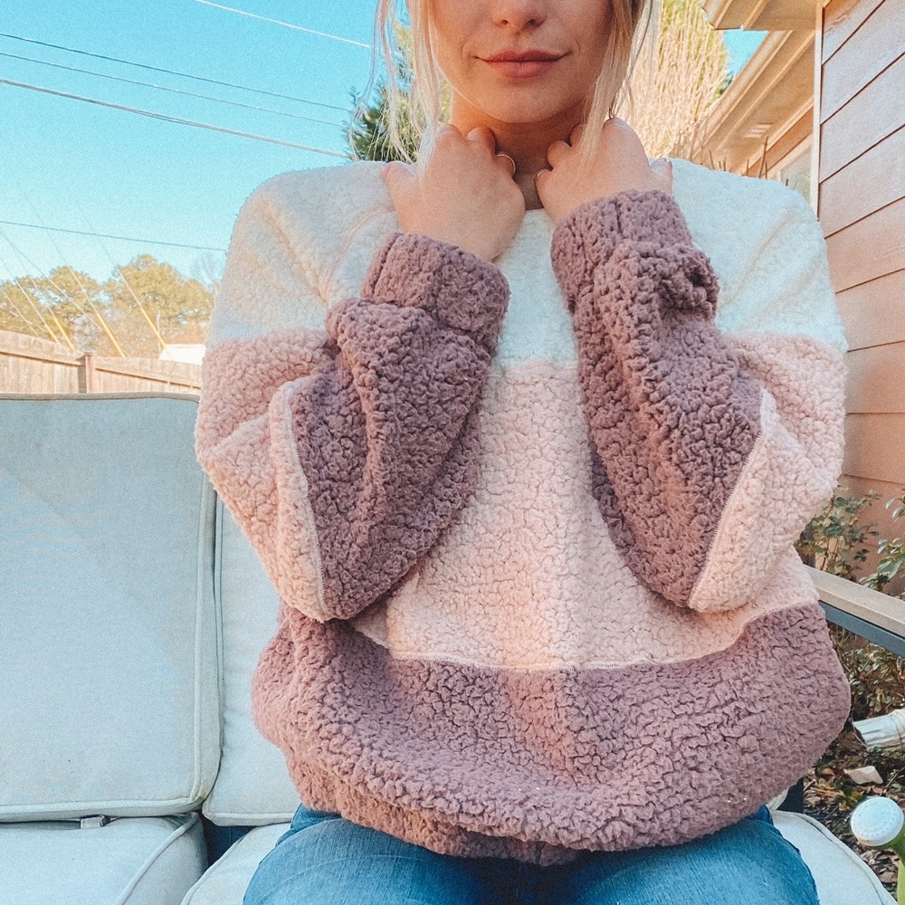 Color block Sherpa pullover - Picture 2 of 4